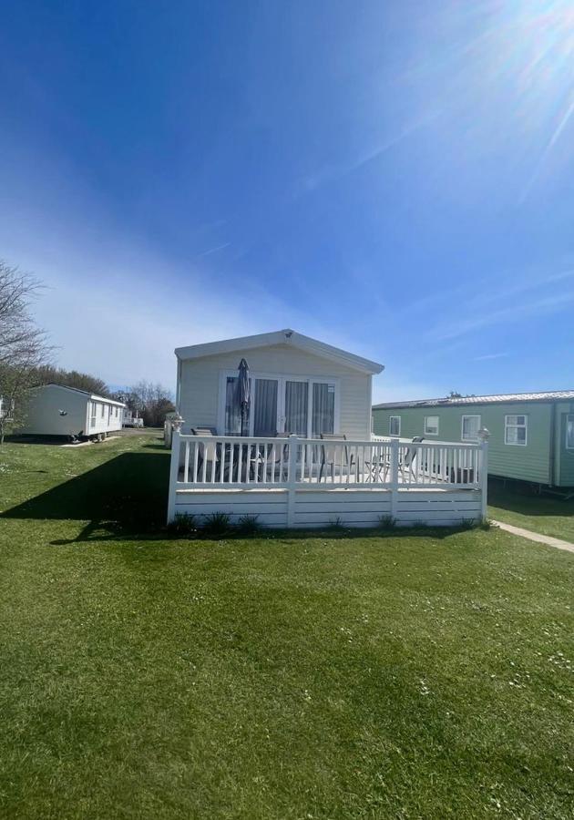 6 Berth Comfy Homely Caravan, Dog Friendly Belton with Browston Exterior foto