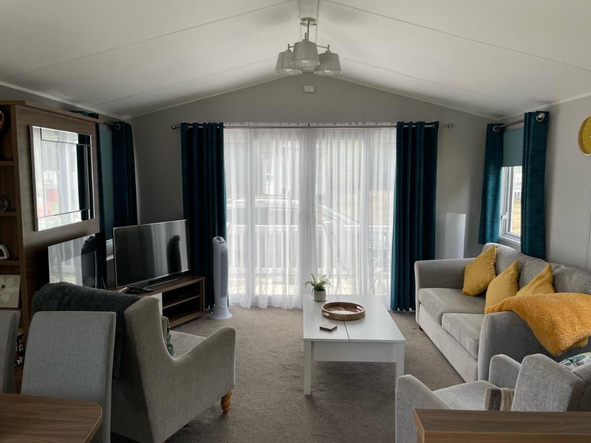 6 Berth Comfy Homely Caravan, Dog Friendly Belton with Browston Exterior foto